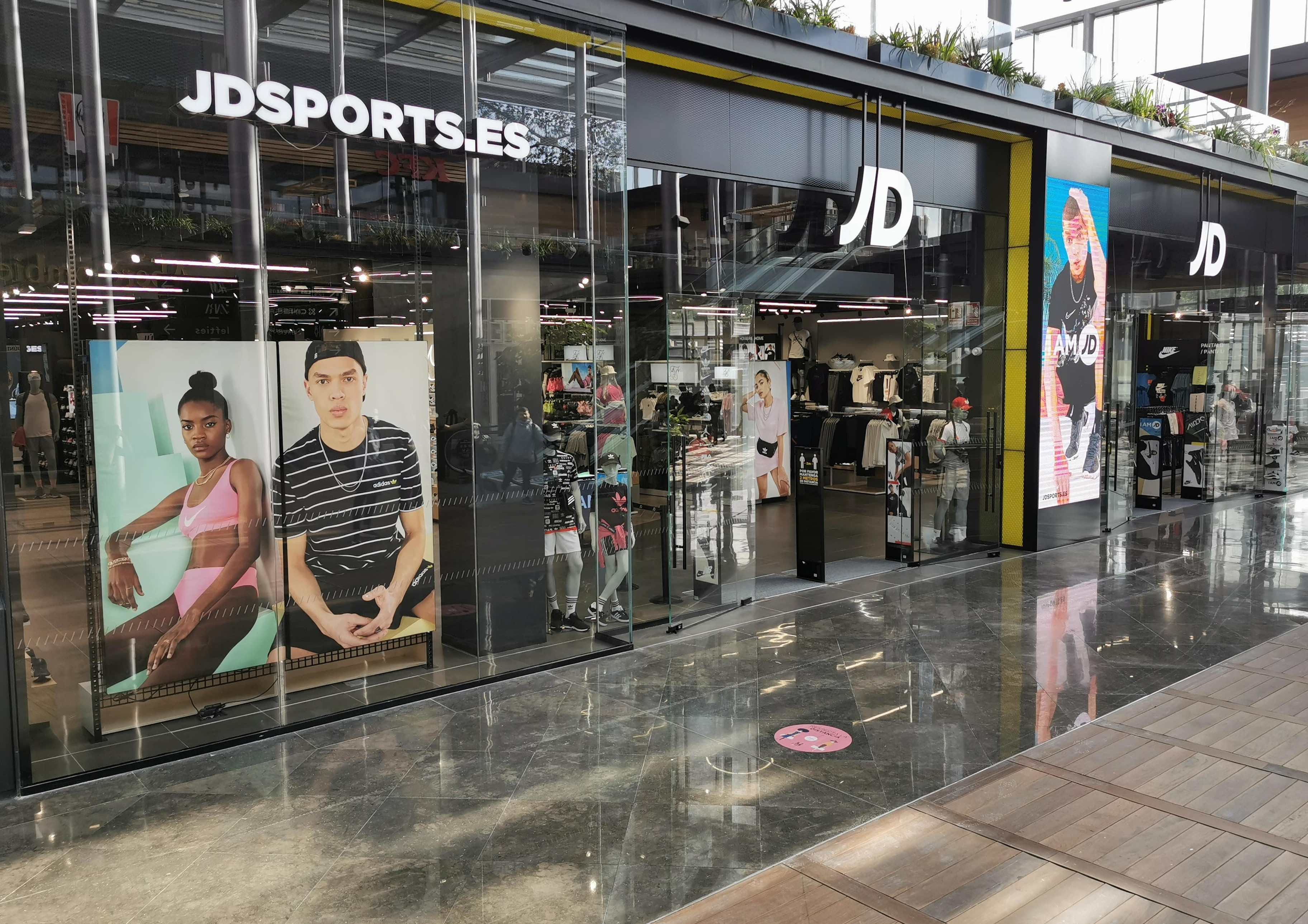 El gigante de calzado JD aterriza en la ciudad con una tienda