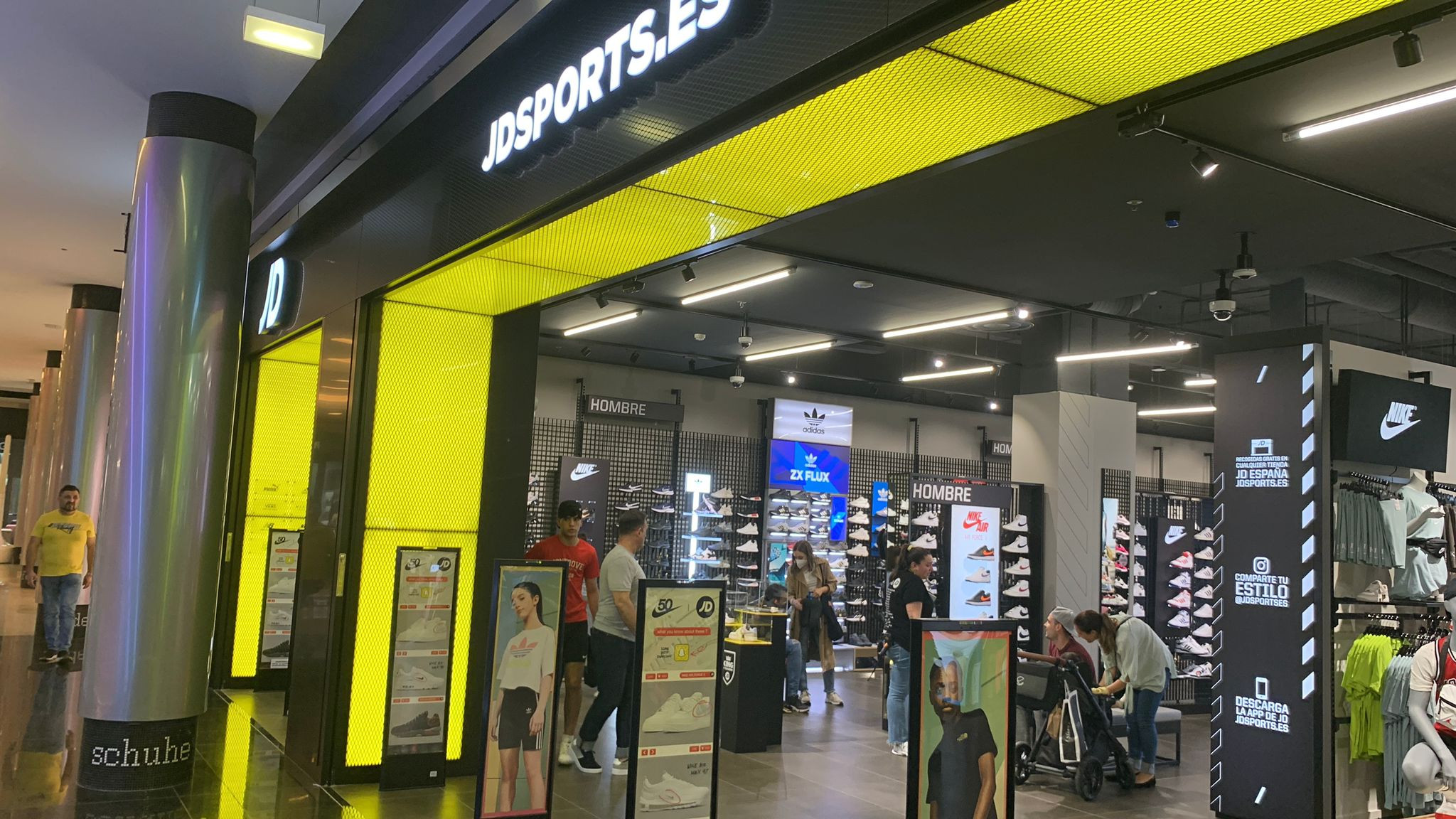 Huelga par dejar Así es la nueva tienda de JD Sports en A Coruña