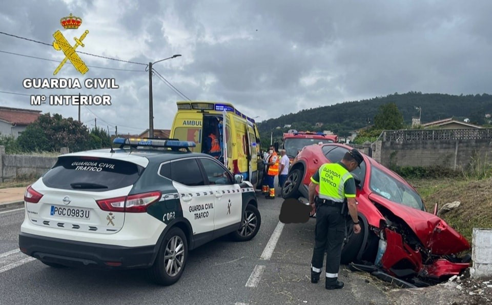 Muere en Poio una vecina de Zaragoza tras salirse de la vía el vehículo