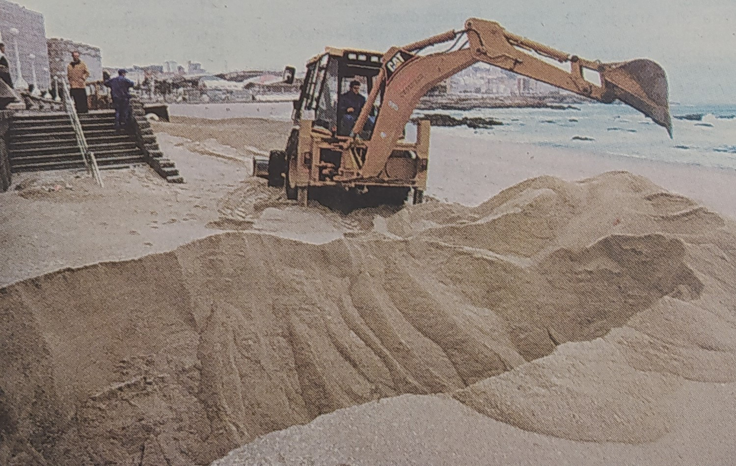 Hace A Os A Coru A Instala Por Primera Vez Una Duna En La Playa