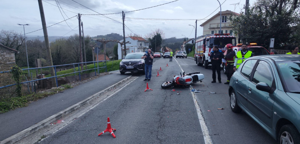 Herido grave un motorista tras una colisión en Bergondo
