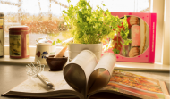 Los mejores libros sobre gastronomía para celebrar el Día Internacional del Libro