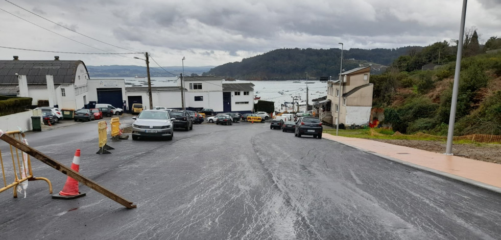 Los coches ‘okupan’ ya el futuro aparcamiento del puerto de Lorbé
