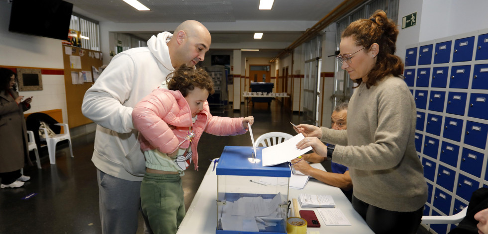 La jornada electoral en A Coruña y su área, en imágenes