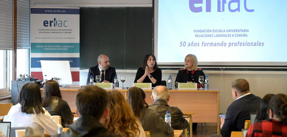 Lorenzana presenta ao estudantado coruñés a política da Xunta como garante de emprego de calidade