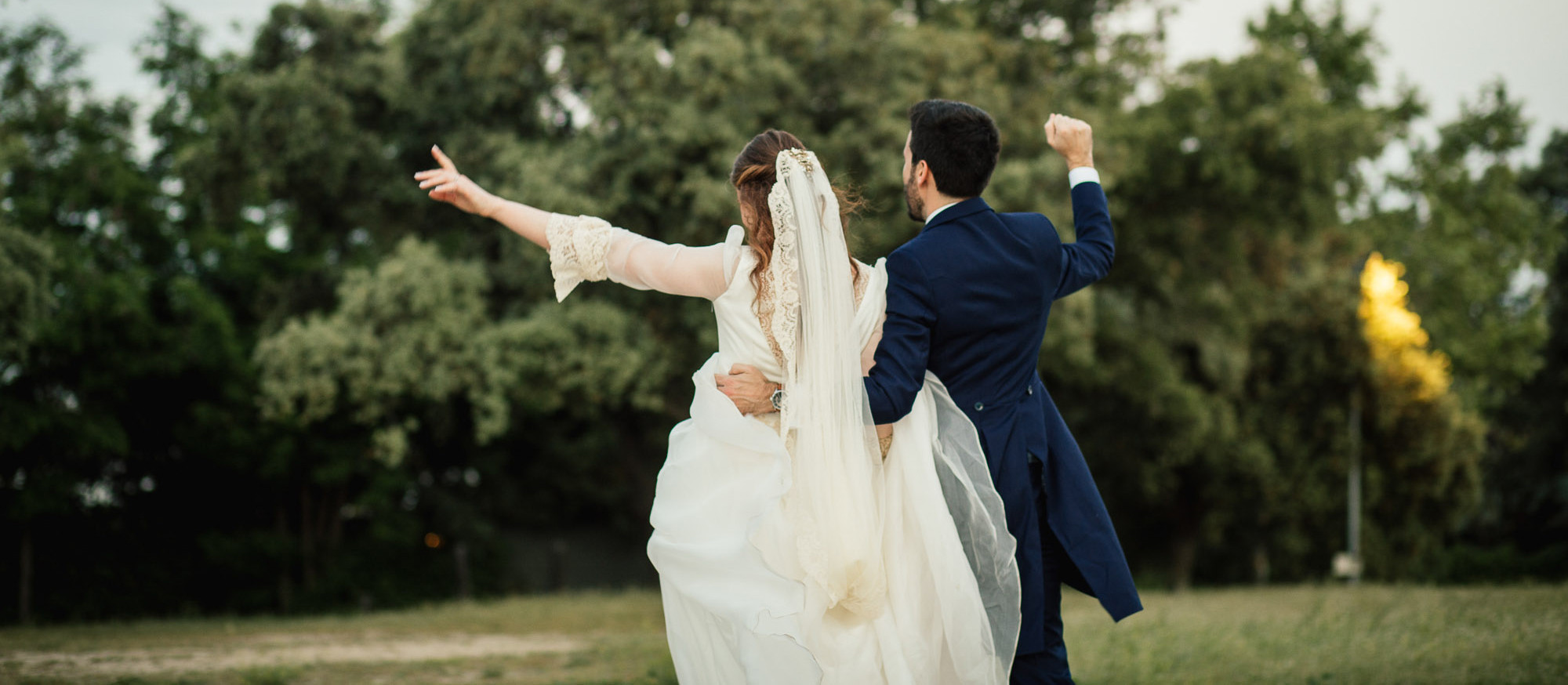 Llega la temporada de bodas, bautizos y comuniones: este vestido