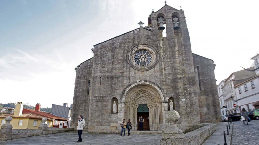 Los enigmas de O Azougue: una iglesia con pinturas y pintadas en el casco antiguo de Betanzos