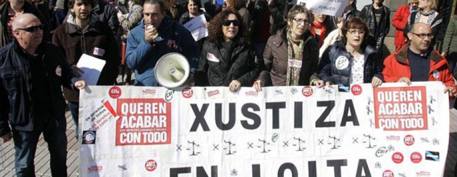 Los sindicatos protestan contra la “dilapidación” que supone privatizar el Registro Civil