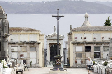 Poetas, músicos y la Banda celebran el bicentenario de San Amaro con piezas de los artistas enterrados