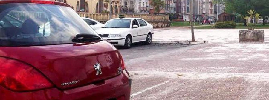 La oposición denuncia irregularidades en La Terraza y en el puerto de Sada