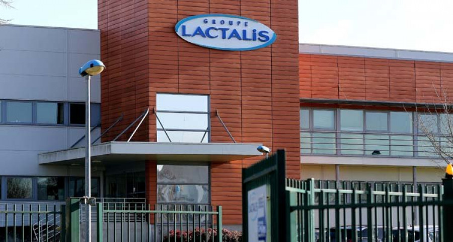 Otro bebé, afectado en España por salmonela tras tomar leche de Lactalis