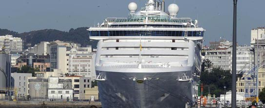 Un transatlántico de lujo atracará hoy en la ciudad y pasará 24 horas amarrado en el muelle