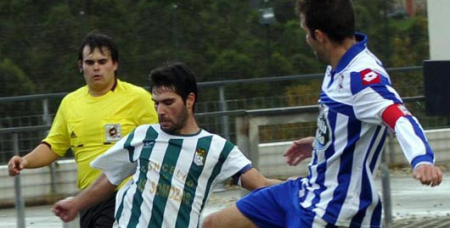 Golpe encima de la mesa del Fabril ante un Somozas muy desdibujado