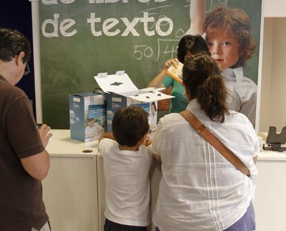 El Defensor del Pueblo y Unicef instan a aliviar el coste de  los libros de texto