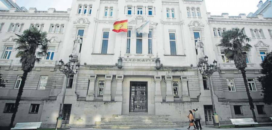 El Tribunal Superior de Xustiza anula la bajada de tarifas del bus de A Coruña que aprobó la Marea Atlántica durante su mandato