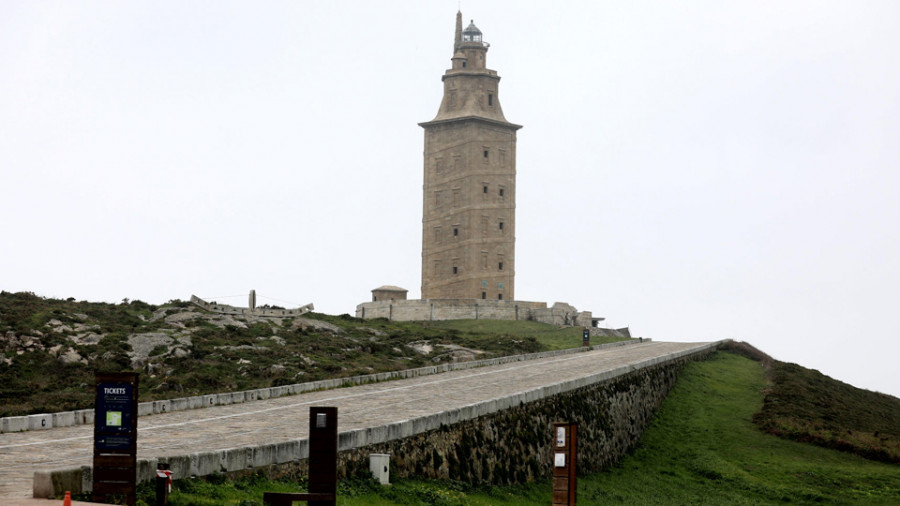 La Torre de Hércules ampliará los aforos desde este viernes