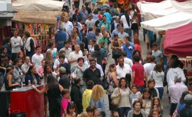 Los vecinos de la Ciudad Vieja de A Coruña califican la feria medieval de evento “obsoleto” y “rancio”