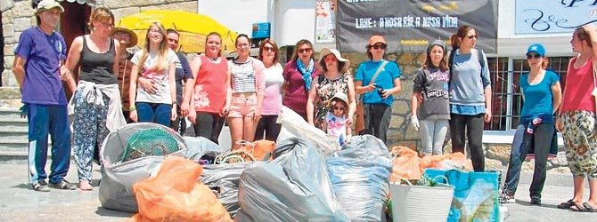 Retirados 1.200 kilos de basura durante la limpieza de playas en la Costa da Morte