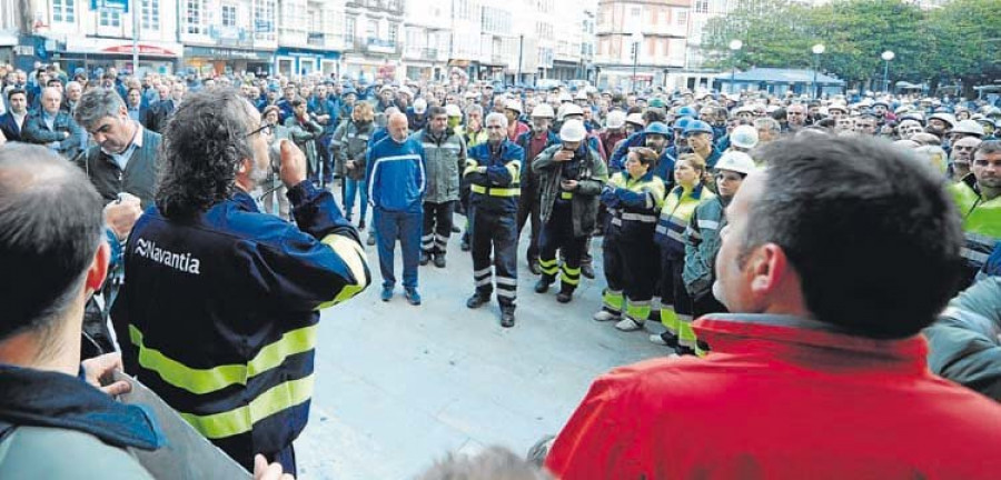 Los operarios de Navantia hacen una demostración de fuerza ante Revuelta