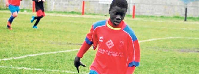 El fútbol de la Costa se moviliza para ayudar a la familia de Abdulaye Fall