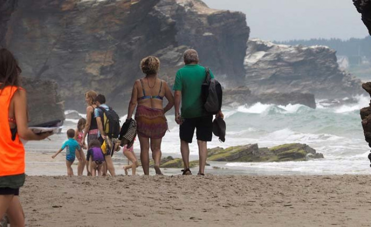 El acceso a la Praia das Catedrais queda restringido desde el 1 de julio