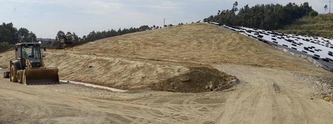 ARTEIXO-Comienzan los trabajos para convertir el vertedero de Monticaño en un parque