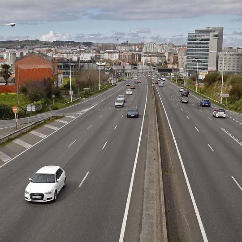 Aplazado el corte de tráfico en la AP-9 previsto por las obras de Alfonso Molina