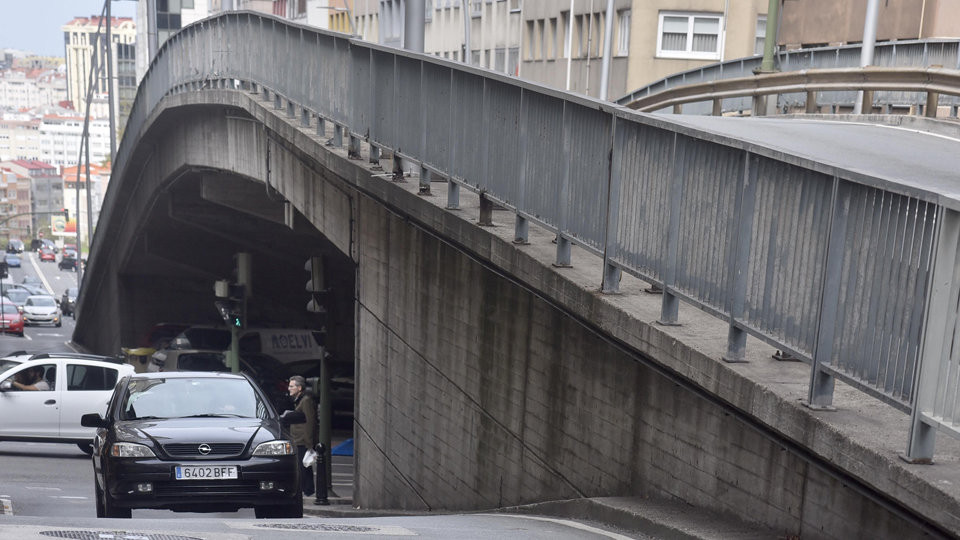 El Gobierno local evita dar plazos en el derribo del viaducto de la ronda de Nelle