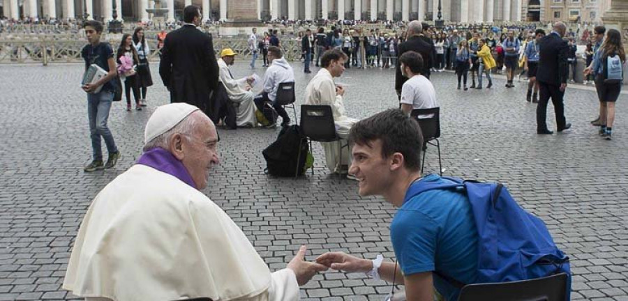 El Papa autoriza a todos los sacerdotes absolver el pecado del