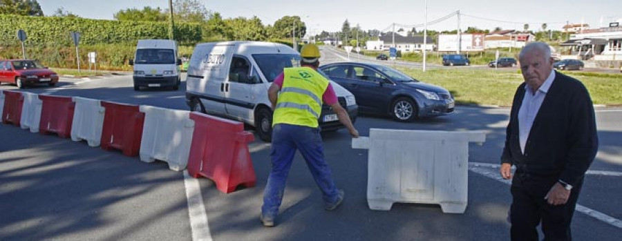 BETANZOS - Los afectados por el cierre  de A Ponte do Pedrido se quejan por la falta de información