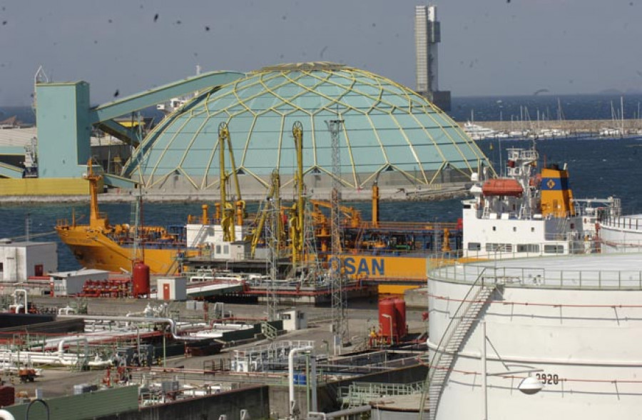 Naturgy obtiene la licencia municipal para desmontar la Medusa del puerto de A Coruña