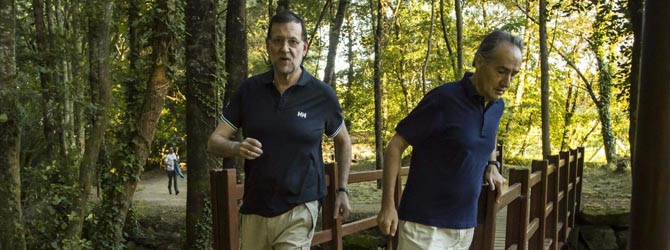 Rajoy estrena sus vacaciones con una marcha deportiva entre Ribadumia y Meis