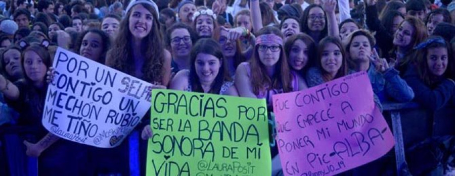 El público juvenil se hace oír en el concierto más pop de las fiestas