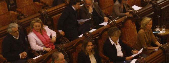 El PP y el PSOE aprueban la anulación del nuevo calendario fiscal establecido por la Marea