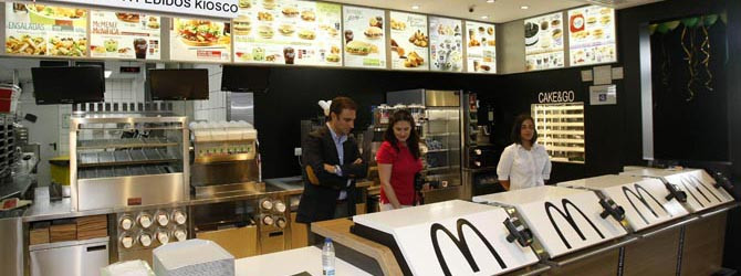 El nuevo McDonald’s de Perillo da trabajo a 57 personas de Oleiros y el área metropolitana