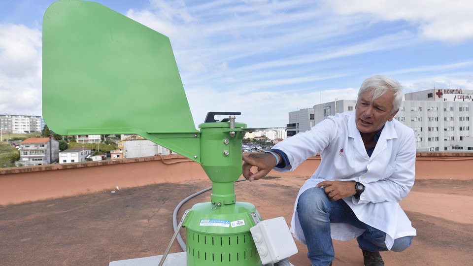 El Chuac recupera la medición del captador de polen para informar a los vecinos alérgicos de sus niveles en el aire