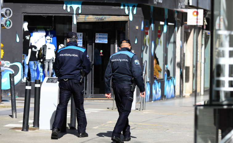 El 092 detiene en A Coruña a un hombre que celebraba una fiesta ilegal en un hostal