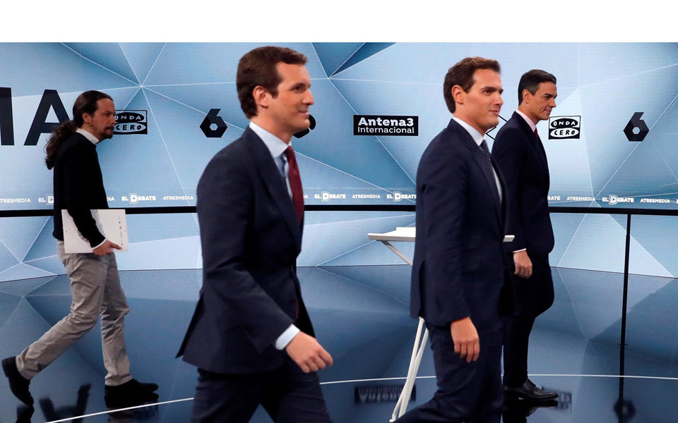 Casado y Rivera se enzarzan en la pugna por encabezar  el bloque de derechas