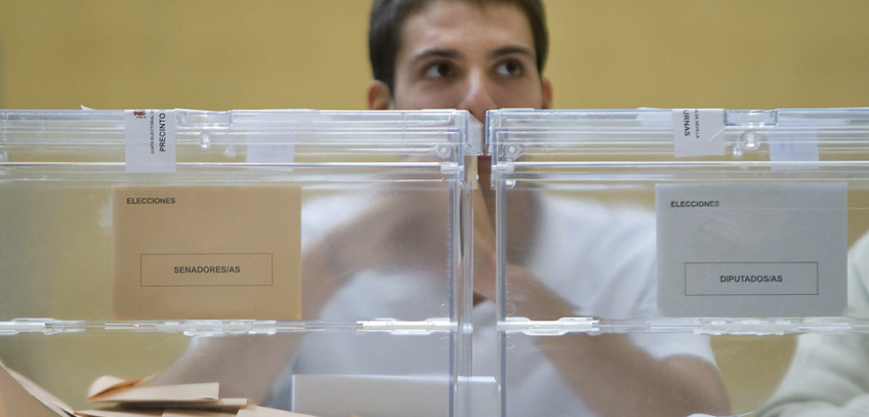 Galicia votará entre nubes y claros y recibirán con lluvia los resultados electorales y 24 grados de media