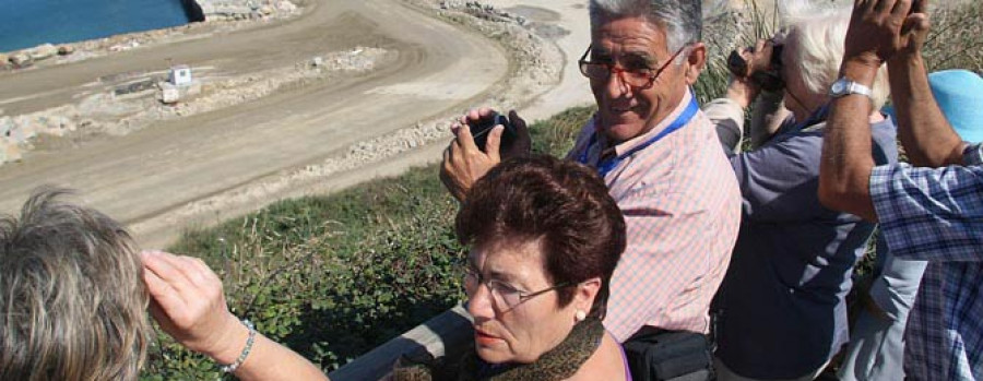 Las visitas a Langosteira permitirán por primera vez bajar hasta el muelle