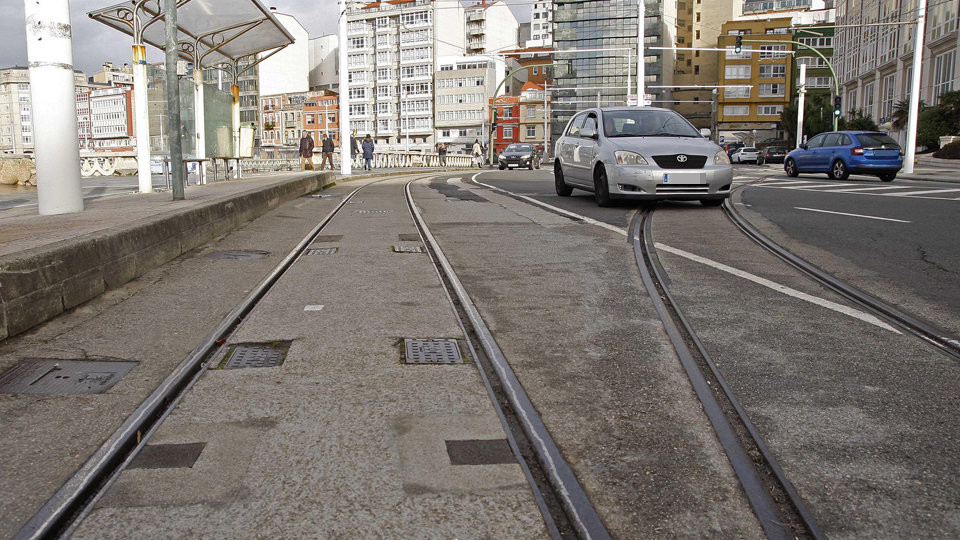 El 80% de los accidentes en el Paseo Marítimo son provocados por  las vías del tranvía y  el exceso de velocidad