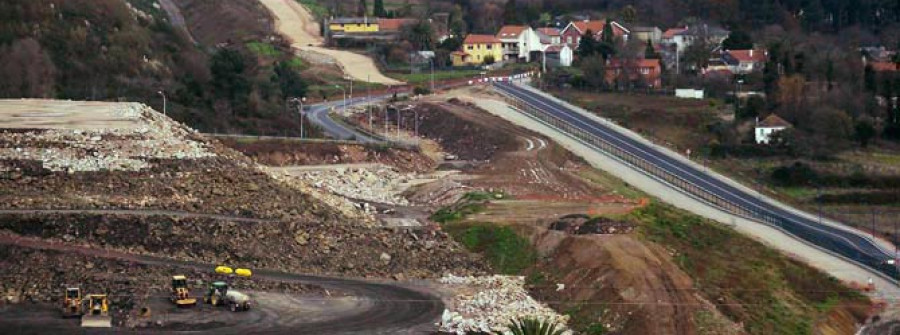 La carretera que rodeará la nueva pista del aeropuerto está ya finalizada