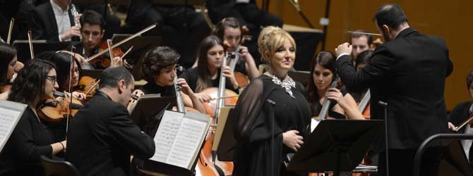 El Concierto de Padre Rubinos cita a cientos de coruñeses entregados a una causa solidaria por Navidad