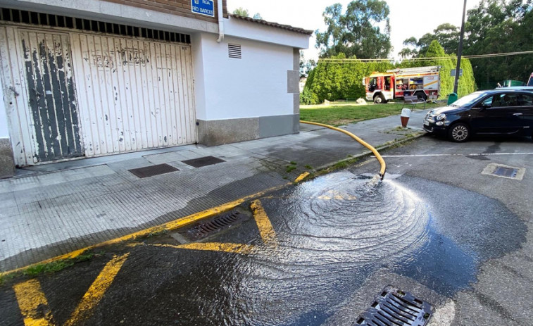 Corte de agua en Culleredo por la rotura de una tubería