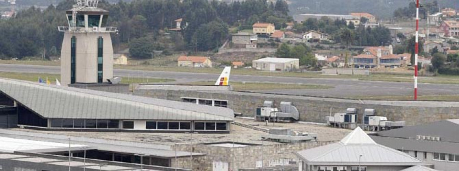 Alvedro es el único aeropuerto de Galicia que gana pasajeros en 2014