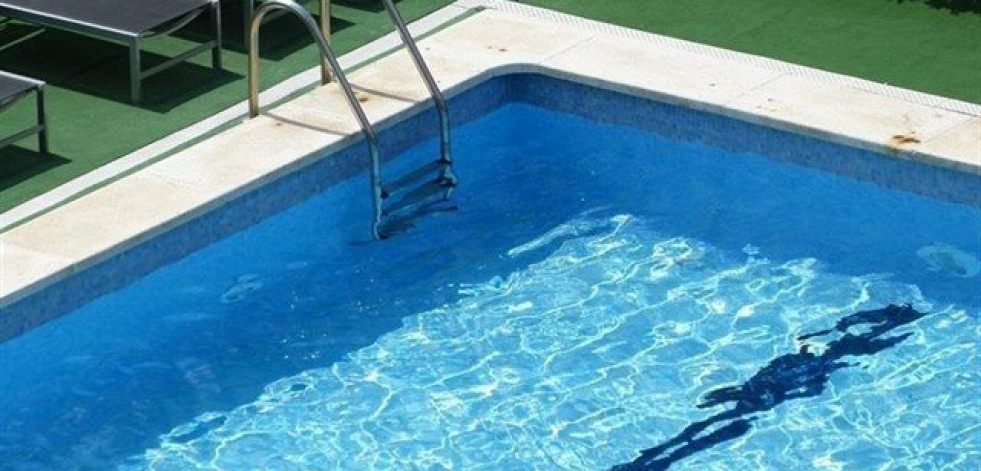 Hallan fallecido a un octogenario en una piscina particular en Bergondo