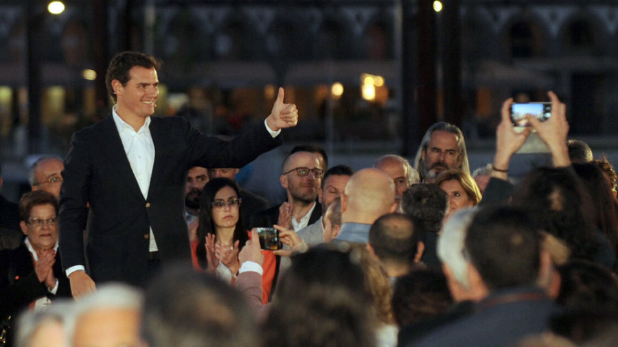 Albert Rivera “tiende la mano” al Partido Popular para enviar  a Pedro Sánchez y el PSOE a la oposición