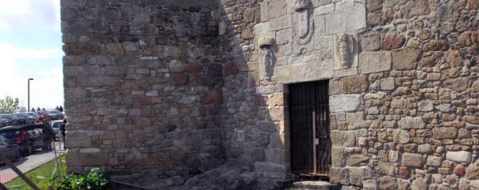 El Ayuntamiento recuperará las escaleras de la puerta de San Miguel