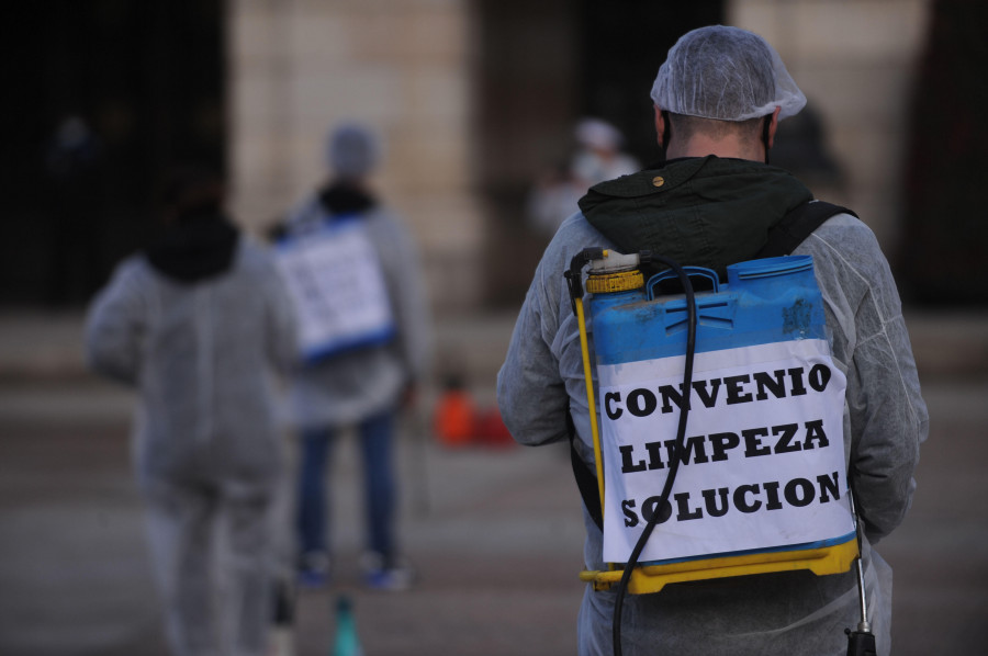 El personal de la limpieza se manifiesta en María Pita por un convenio más justo