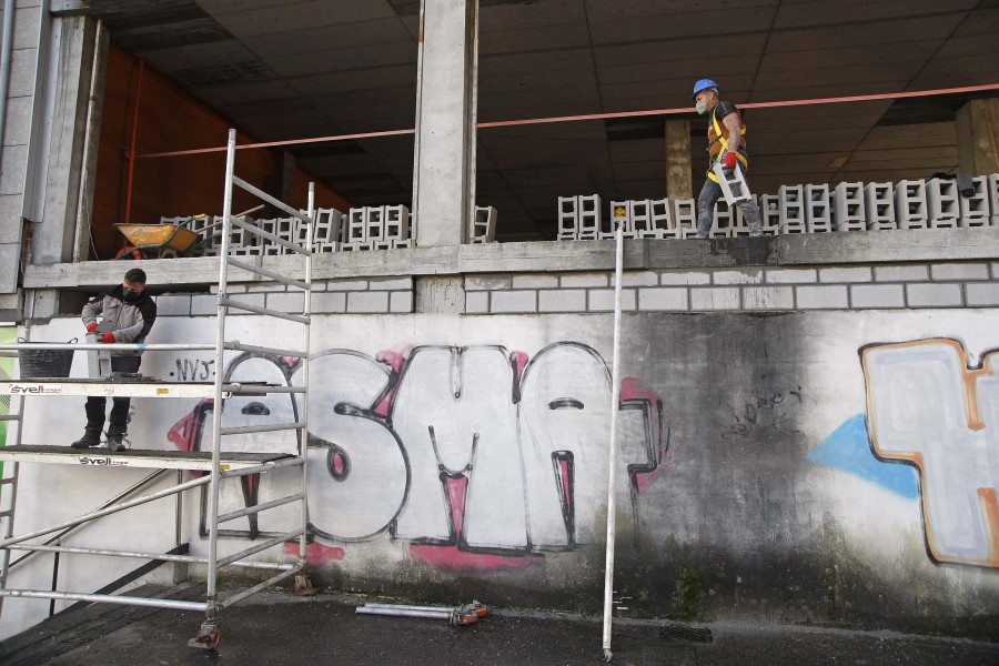 El Ayuntamiento ordena que se tapie la primera planta del edificio abandonado de Vioño